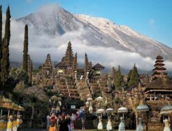 Peranan Pura dalam Kehidupan Masyarakat Bali