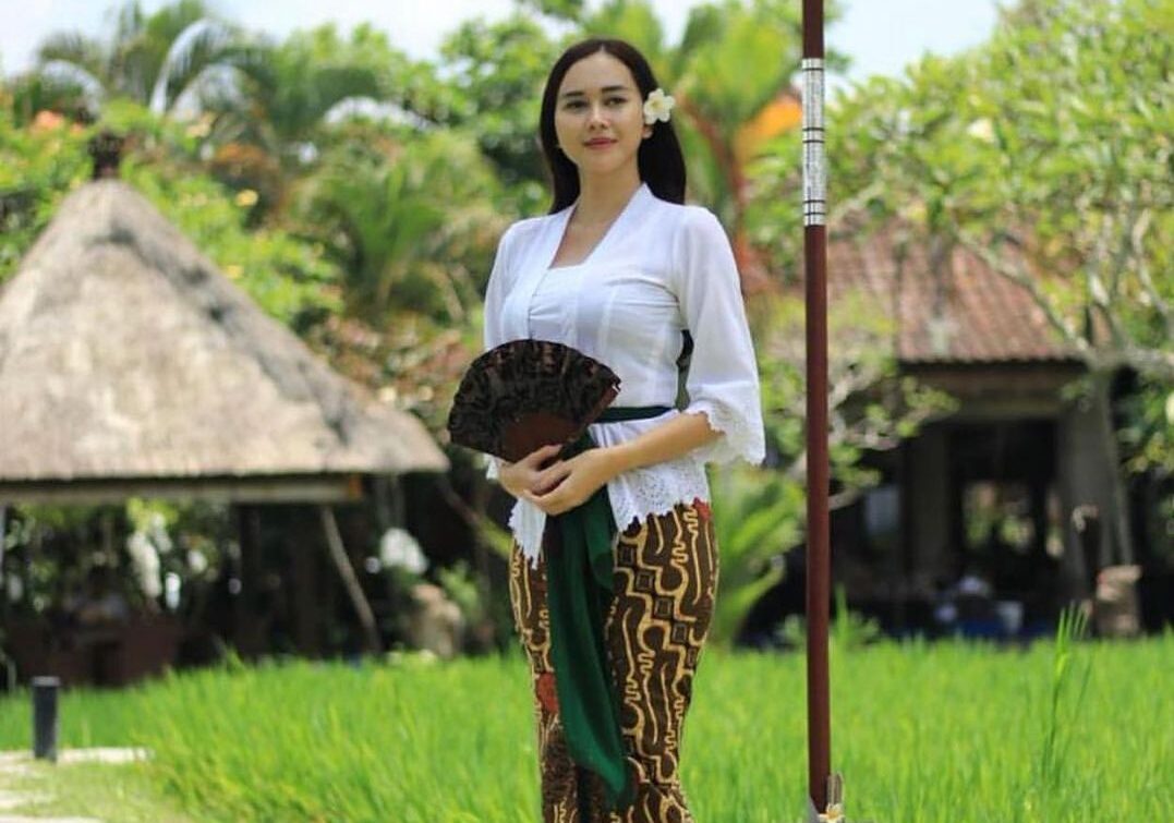 Potret Aura Kasih di Bali.jpg - greshan.com